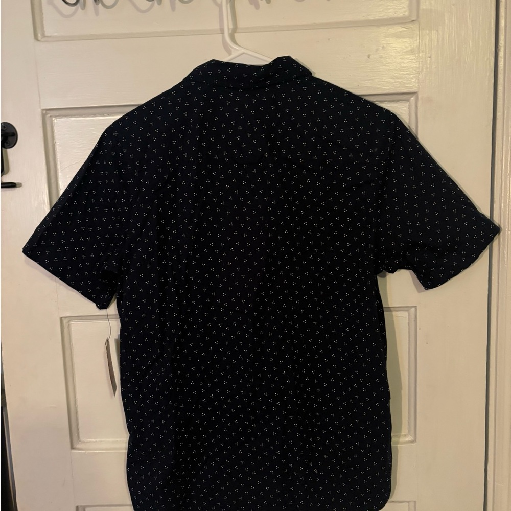 Boys. Button up - Picture 2 of 3